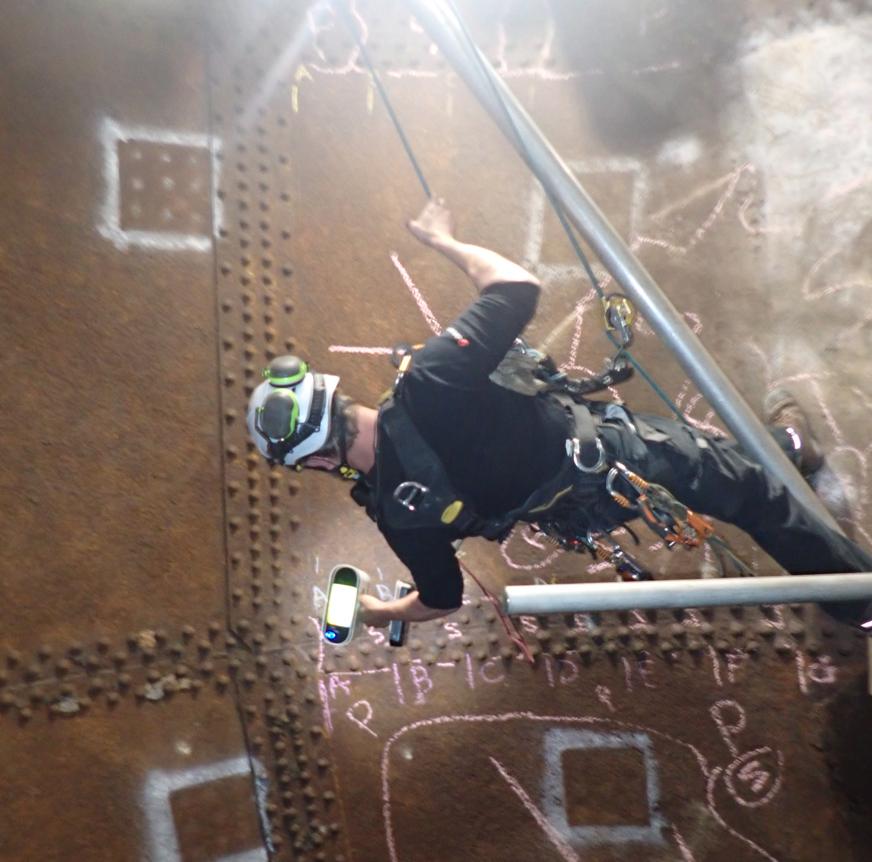 Rope access inside a penstock, Artec Leo in hand